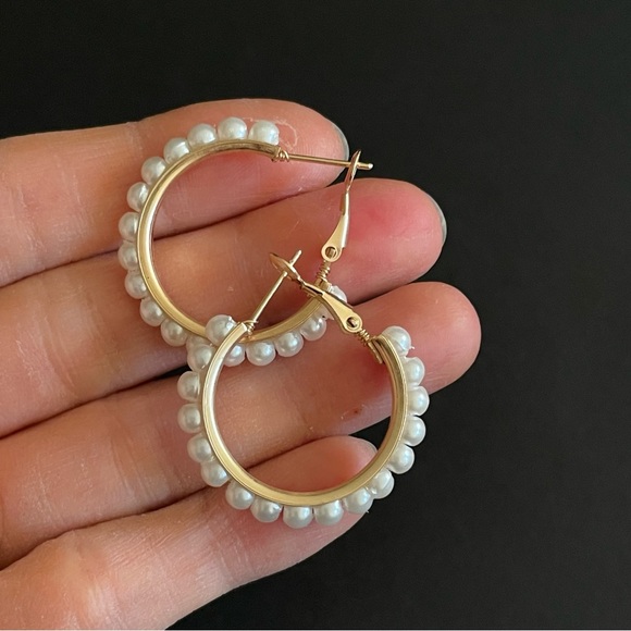 Gold Pearl Hoop Fashion Earrings - NWT - Picture 6 of 10